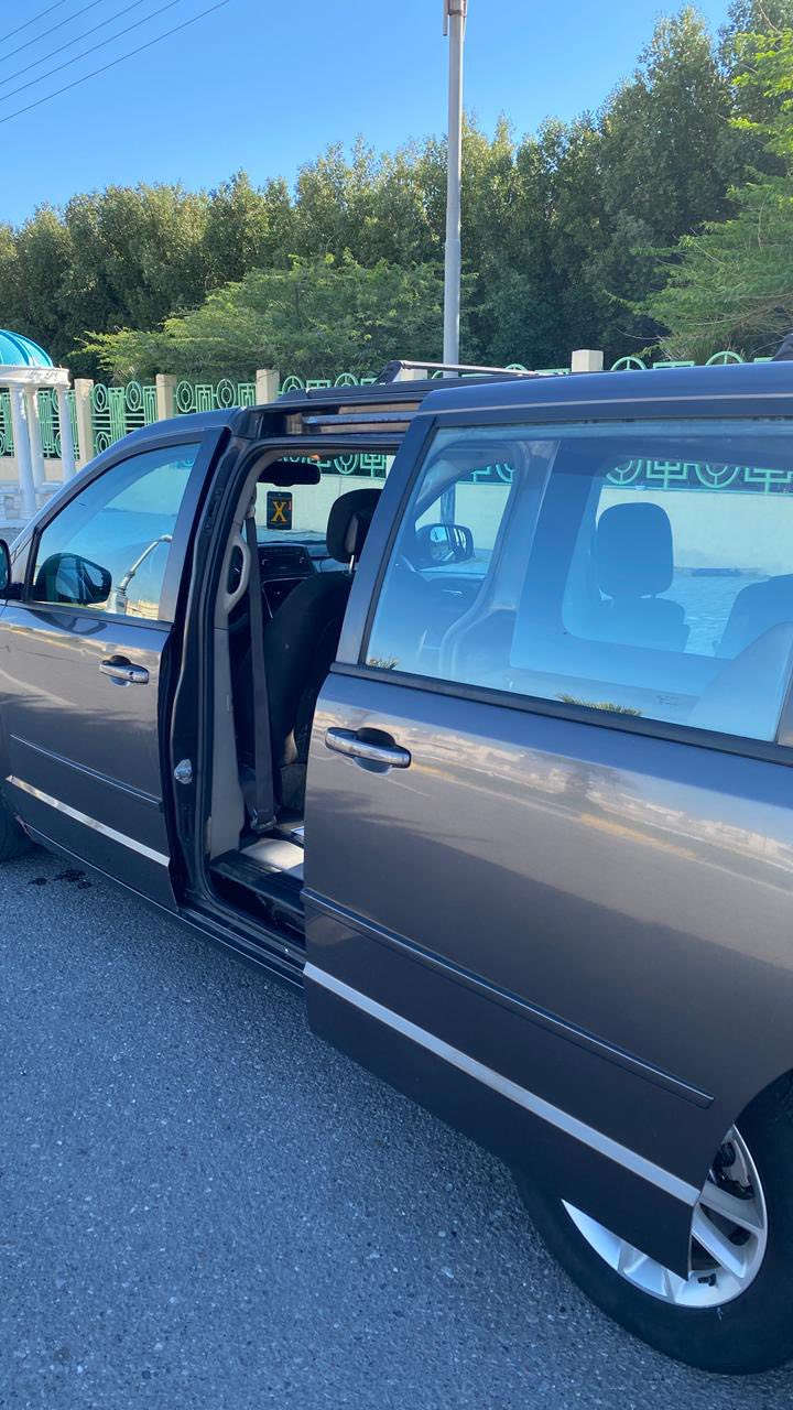 دودج كارفان 2015 وارد امريكي لون رمادي غامق
عداد المسافة 138000 ميل  محرك 3.6 
تحكم ستيرن و ابواب و صندوق كهربائي شفط
تبريد 3 قطع ملكي 
السيارة بأسم راعيها السنوية تنتهي 2027  مشروع وطني
السعر 160 وبيها مجال للاستفسار واتساب فقط
***********
