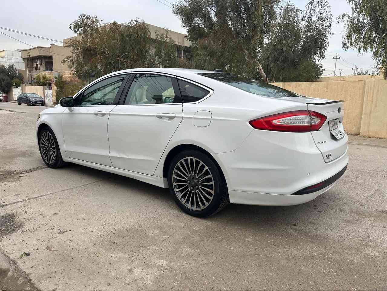 فورد فيوجن خليجي 2013 لون ابيظ ثلجي مواصفات Sسيارة ماشي 79 مايل حجم محرك 15 تيربو 4 سلندر
مواصفات السياره 
داخل كريمي
كشنات جلد + فورميكا
كشنات تدفئة + كهربائي
تبريد قطعتين
كشن خزن
تحكمات دشبول لمس
تحديد سرعه
شاشة كاميرا
حساسات خلفي
مرايات اشاره + او ليد
اي واكس بلوتوث سيدي 
سيارة جاهزه تبريد تدفئه صدر تايرات كهربائيات سنويه جديد سيارة كلين بدون حادث بدون صبغ بس بيها قطعه تعديل بارد فقط سياره جديد كير محرك مكفول شرط سياره شرط تحويل مكان كركوك سعر السياره (107$) بي مجال لطيبين بدون مراوس 
***********
*********** كركوك, العراق
