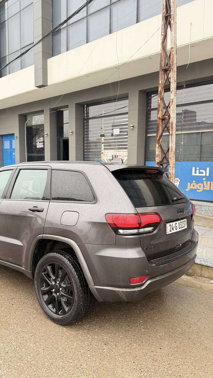 بسم الله الرحمن الرحيم السلام عليكم جيب ٢٠٢٠ بلاك توب
ماشي ٦٦ مايل 
رقم دهوك سياره مميزه ومعروف مواصفاتها 
سلايت 
نقاط عمياء بلمرايه 
هيتر كشنات 
هيتر ستيرن 
رادار خلفي 
وبعد مواصفات هواي 
ضررها قطعتين جاملغ وبونيد مبدل Srt 
ايربك ستيرن مسستم شركة 
سيارة كلش نضيفه 
السعر 260 وبيها مجال بسيط 
العنوان الموصل 
الاستفسار اكثر ***********
او تواصلو علخاص
