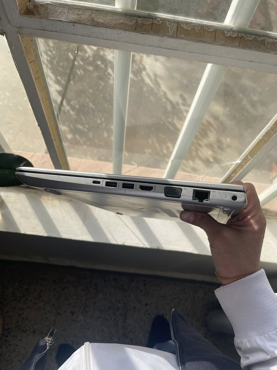 ادمن وافق لطفا
🔥 لابتوب HP ProBook 450 G5 | وحش المهام الصعبة 🚀💻
لطلابنا الغوالي (هندسة 📐، أمن سيبراني 🛡️، حاسبات 💻).. إذا تدور جهاز "لاب توب " يتحمل برامجك وشغلك وبنفس الوقت "نازك" ونظيف، هذا الـ HP هو الخيار الصح! ✨
🎯 ليش هذا الجهاز يفيدك؟ 🤔
 * 🛡️ لطلاب الأمن السيبراني (Cyber Security): المعالج جيل ثامن يدعم تقنيات الـ Virtualization بكفاءة، يعني تنصب (Kali Linux) وتطبق دروسك بكل سلاسة وبدون تعليق. ✅
 * 📐 لطلاب الهندسة: يشغل برامج التصميم مثل AutoCAD و SketchUp بأداء مستقر جداً بفضل الرام الـ 8 جيجا. ✍️
 * 🎮 لأهل الألعاب (Gaming): يشغل الألعاب المشهورة اللي تحبوها:
   * PUBG Mobile 🔫 (سلاسة بالمحاكي).
   * Valorant 🎯.
   * League of Legends (LOL) ⚔️.
   * CS:GO 💣.
✨ المواصفات الفنية (الوحش):
 * 📟 المعالج: Core i5-8th Gen (الجيل الثامن) - قوة وسرعة خرافية. ⚡
 * 💾 الرام: 8 GB - تنقل بين البرامج بلمحة بصر. 🚀
 * 💽 الهارد: 256 GB SSD - ينهض الويندوز بـ 5 ثواني بس! ⏱️
 * 🖥️ الشاشة: 15.6 انج - دقة ووضوح عالي، مريحة للعين بالشغل الطويل. 👁️

✅ الضمان:
 * 🛡️ الضمان: ضمان استبدال لمدة ١٠  ايام  في حال وجود أي خلل مصنعي (تشتري وأنت مطمئن). 💯
 * 🚚 التوصيل: متوفر لكافة محافظات العراق 🇮🇶 بـ 5,000 دينار فقط. 📦
راسل الصفحة 
#HP #ProBook #CyberSecurity #Engineering #AutoCAD ##العراق #لابتوب #Pubg #لابتوبات_العراق 🇮🇶


**إذا كنت صاحب هذا الإعلان وتريد حذفه لأي سبب، رجاءا أرسل رسالة إلى الدعم الفني**