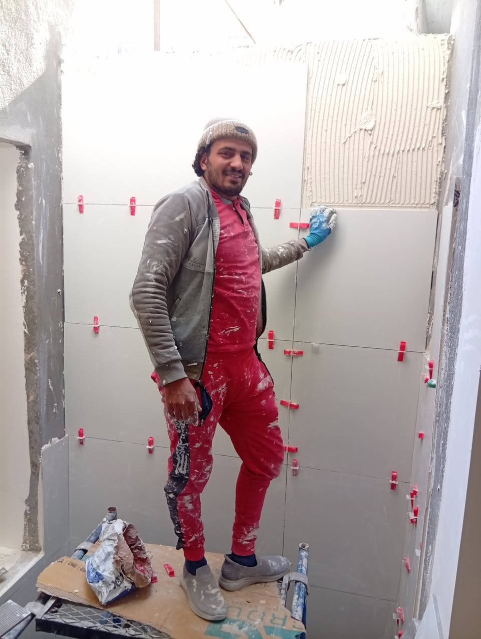 السلام عليكم أنا خلفه ويميل كادر سيراميك وبورسلين ومرمر وكاشي اريد مقاول أو مهندس  يكون صادق معيا ***********
