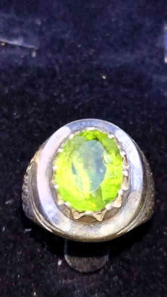 زبرجد افريقي صياغة يدوي السعر 45الف العنوان بغداد زعفرانية فضه 925الهاتف *********** بغداد
