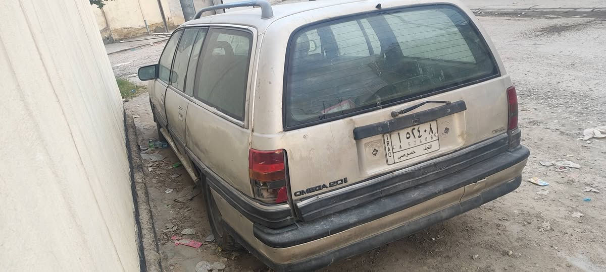اوبل ستيشن  موديل 1992رقم  نجف بأسمي كير عادي محرك  2000 سياره بلاديه عايزه شويه نواقص وتعديلات بسيطه سعر 20 وبيهامجال بسيط  ***********
