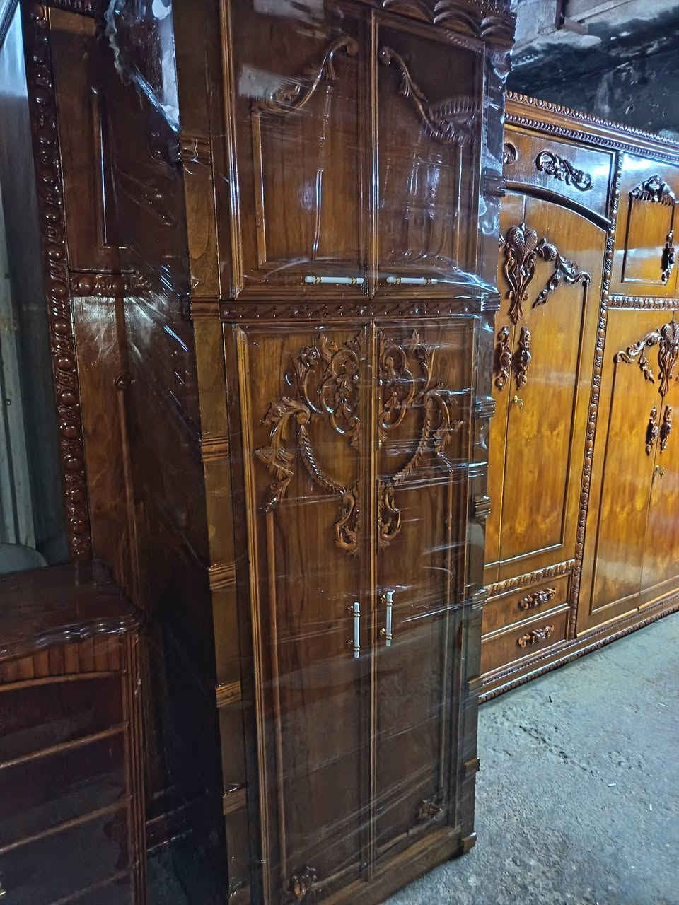 غرفتين شغل فصال ثكيل 5مليم فصال ابراج ملحق السعر 850 قفل بدون معملاها *********** بي وتساب
