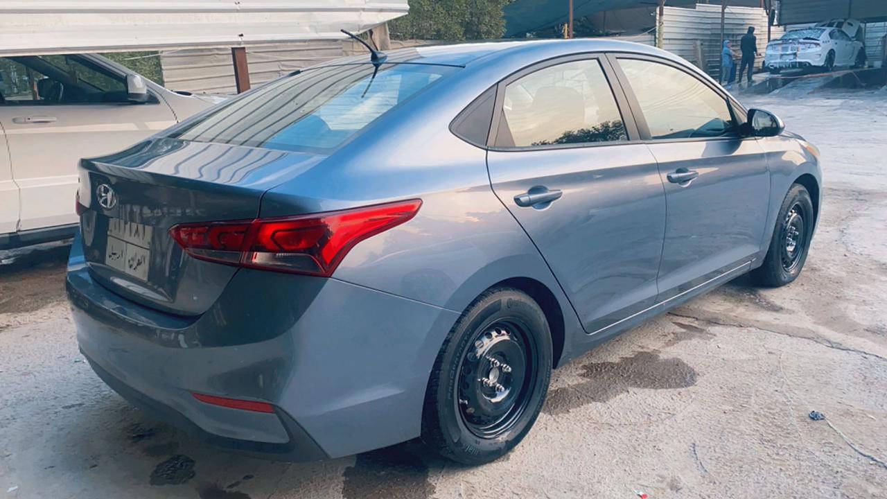 مساكم الله بالخير والعافية أكسنت 2020 مكينة 1600 دوش تحكم استيرن جهتين گير اي تي ام داخل اسود تخم ويل اسود تخم تاير حادثها بنيد وجاملغ فقط مثل موضح بالصورة ماشية 70 الف 
مكينة وگير وحدادية وباتري كله جديدة 
السيارة اصيلة وجاهزة السعر( 107 $ ) وبيها مجال بسيط . ***********
