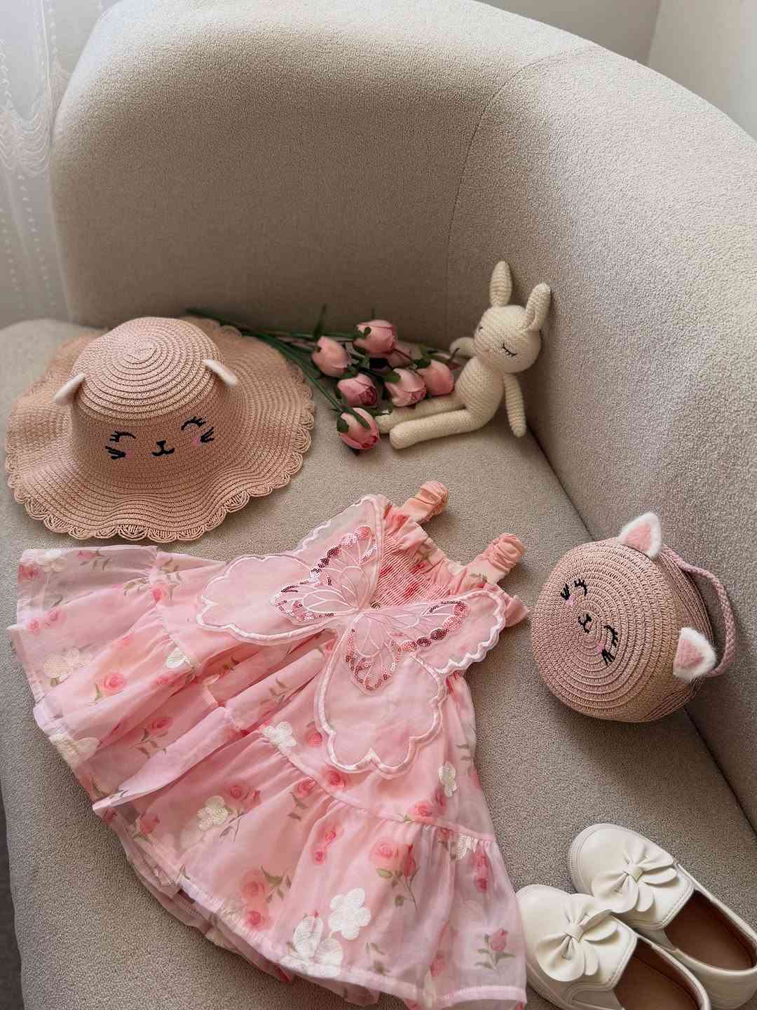 ⁨	من الكولكشن بناتي 🎀
فستان بناتي بتفاصيل فراشة ناعمة ولمسات انيقة 🦋🤍
متوفر بلونين 💖🤍

• المقاسات: 11 شهر - 4 سنوات
• السعر: 16,000 د.ع 

• قبعة + جنطة
• السعر : 12,000 د.ع
#اكسبلور_فولو #ترند #فراشة #اكسبلور⁩


**إذا كنت صاحب هذا الإعلان وتريد حذفه لأي سبب، رجاءا أرسل رسالة إلى الدعم الفني**