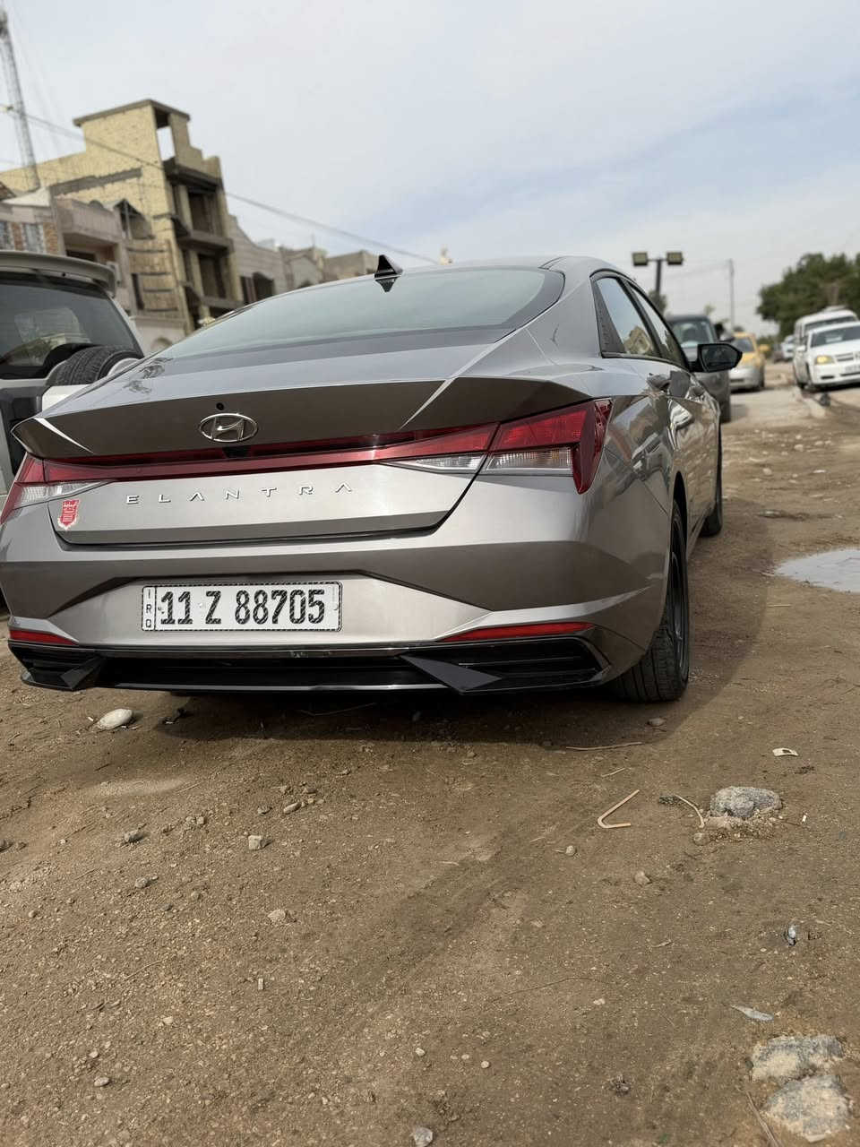 السلام عليكم النترا 2023 للبيع او مراوس 
ماشيه 33 الف 
حادث كما موضح بالصور بارد فقط بحافة البنيد بدون قطره صبغ وبدون دواخل 
مواصفات معروفة شاشه متصلة كشنات تدفئة بصمة عليها منظومة زنون كامله تخم تاير جديد سياره جديدة 
مكاني الزعفرانية ‭0783 899 6308‬
السعر 170 وبي مجال
