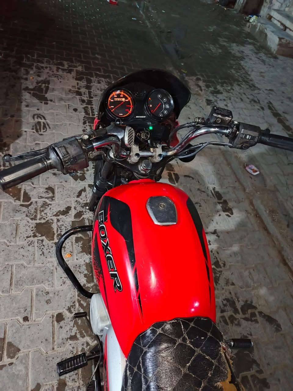 السلام عليكم دراجه بوكسر موديل ٢٠٢١دراجه نضيفه مال مامشتغله دلفري للبيع السعر ١٤٠٠مكاني بغداد الشعله دراجه نضيفه فول تواصل خاص  أو واتساب ***********
