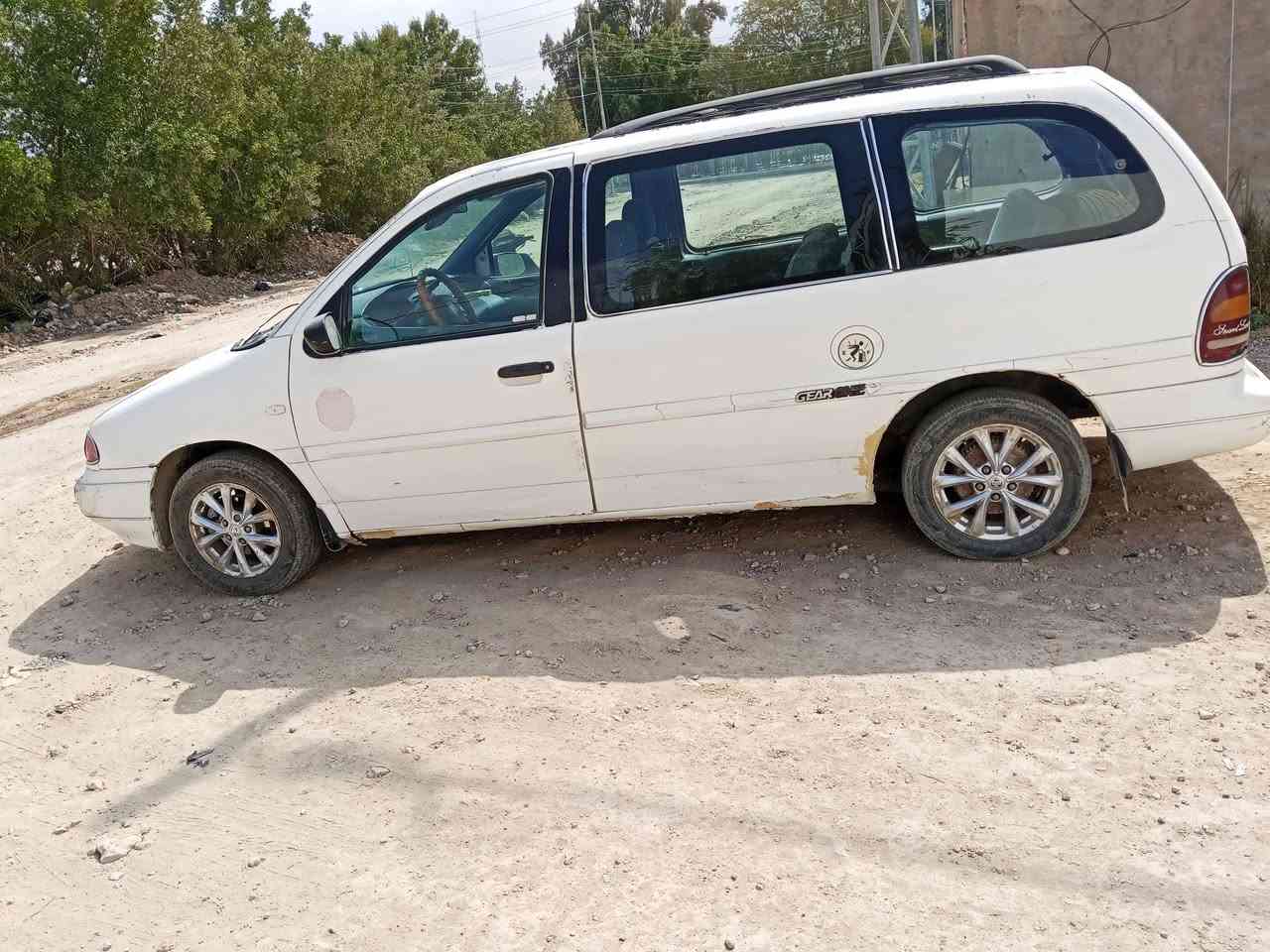 فورد كيرومحرك كرونه جدد سياره حلوه للبيع امراوس  مكانه نجف مناذره***********السعر27
