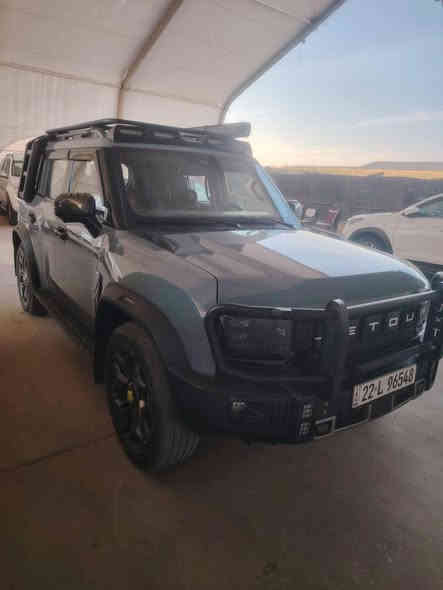 السلام عليكم 
سيارة جيتور T2 موديل 2025 
السيارة ترايها ايخبل ماشيه 37الف
بعدهي ابضمان الشركه او مامطلوبه 
فول مواصفات السيارة جاهزه من كل شي 
الداخل كشنات زيتوني بلادي او حزام مشمشي
او عليه ket كامل من سيبايه أو books جنطه 
او درج او خيمه أو كفر حماية على صطاب لايت 
او واقيات طين او عصة گير ضوئيه او درع بجم 

السيارة بيه فقط طخه بل بنيد او مصلحه على بارد 
او ما بينه 
للبيع مستعجل السعر قفل قفل 37 مليون
 
للاستفسار  
***********
***********
