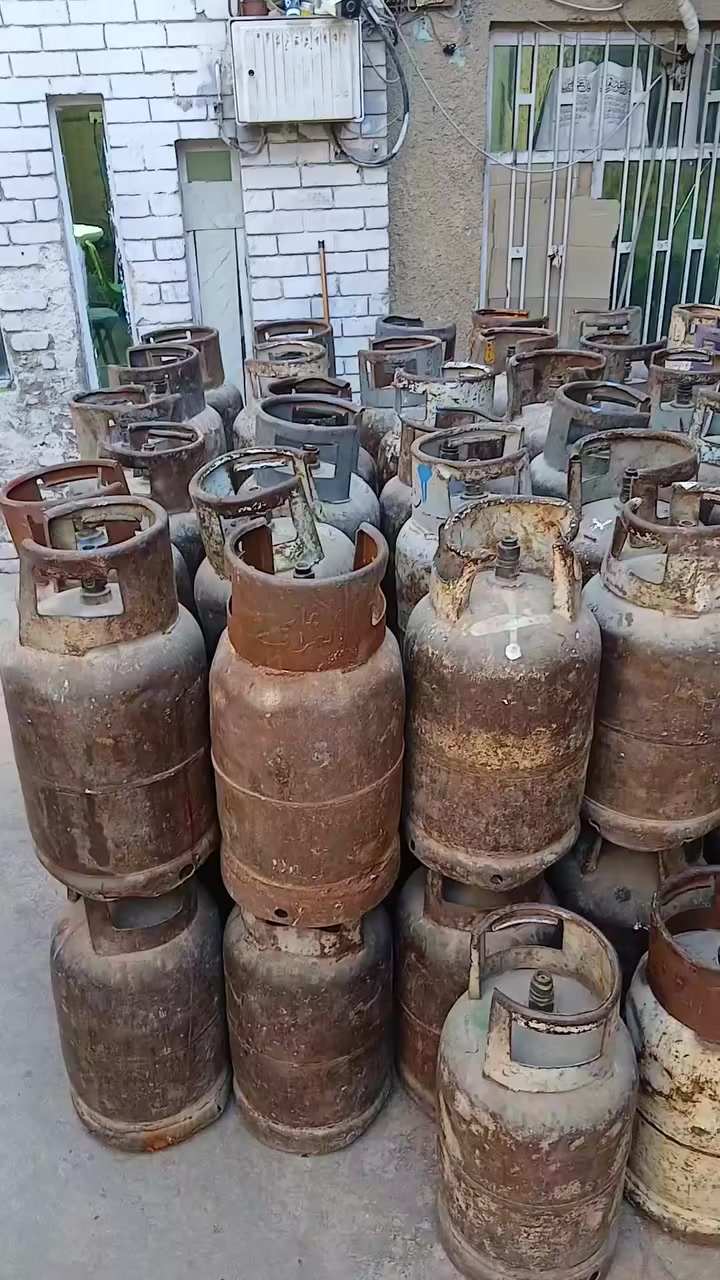 من رخصة مدير كروب  اسطوانات غاز عراقيه للبيع سعره ٧٠ الف موجود توصيل داخل كرادة  ***********
