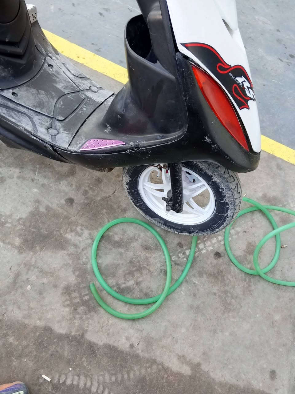 ماكس  للبيع سعر 400 *********** بلديات مقابيل جامع صلاح المكصوصي
