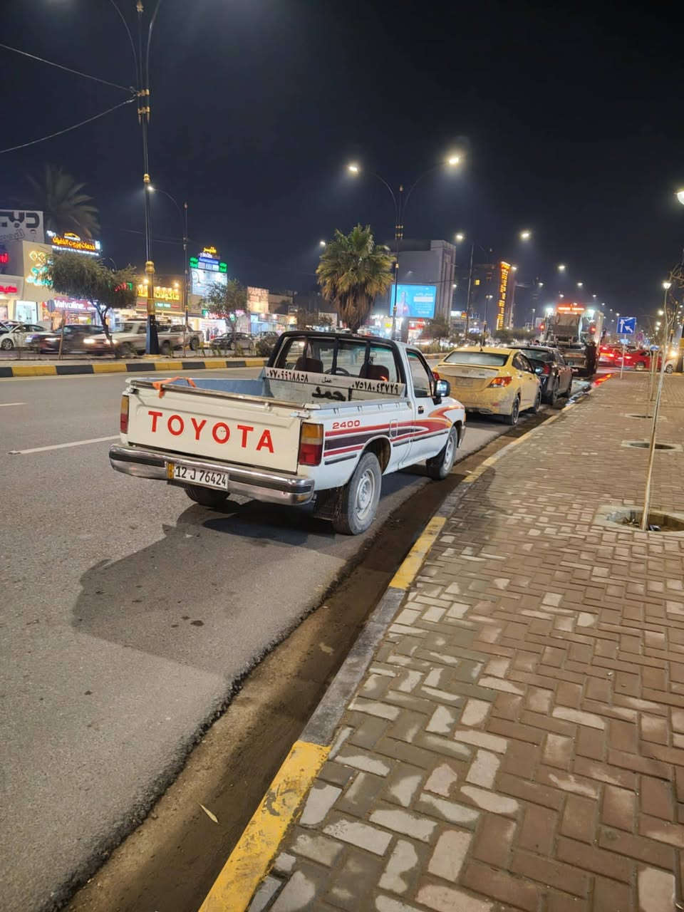 بكم 92تيوتا 
مكينه وكير شرط 
مكفوله كفاله عامه 
تحويل من الشرعي سعر 70 وبيها مجال 
مكان السياره موصل الايمن 
***********
