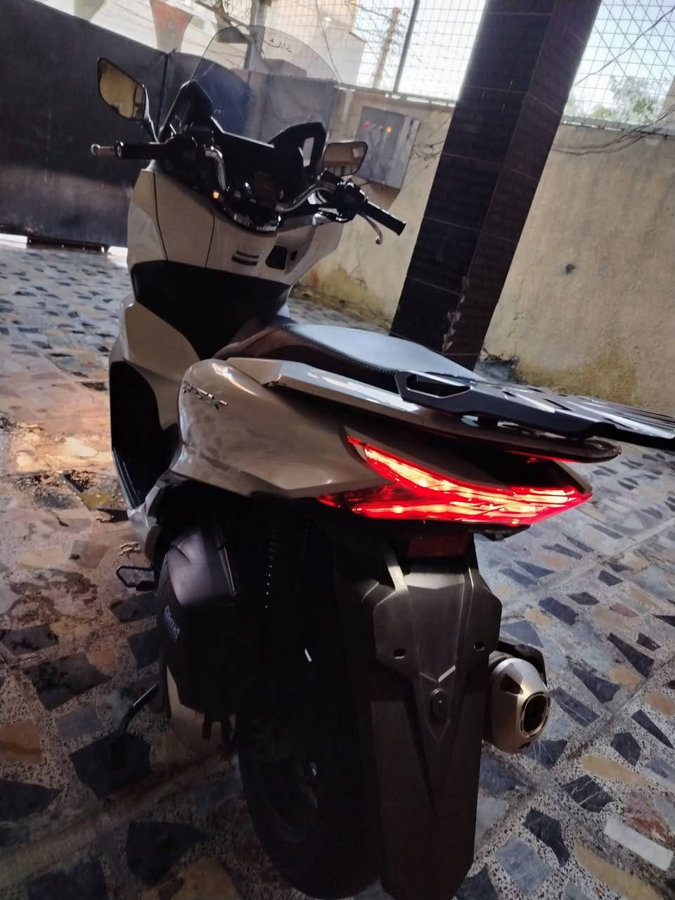 سلام عليكم دراجه bcx جيل رابع بلاديه دراجه مكفوله  مواصفاته أي بي إس حساس ازدحام  مكان بغداد حي العامل سعر 19$ بيه مجال رقم ***********
