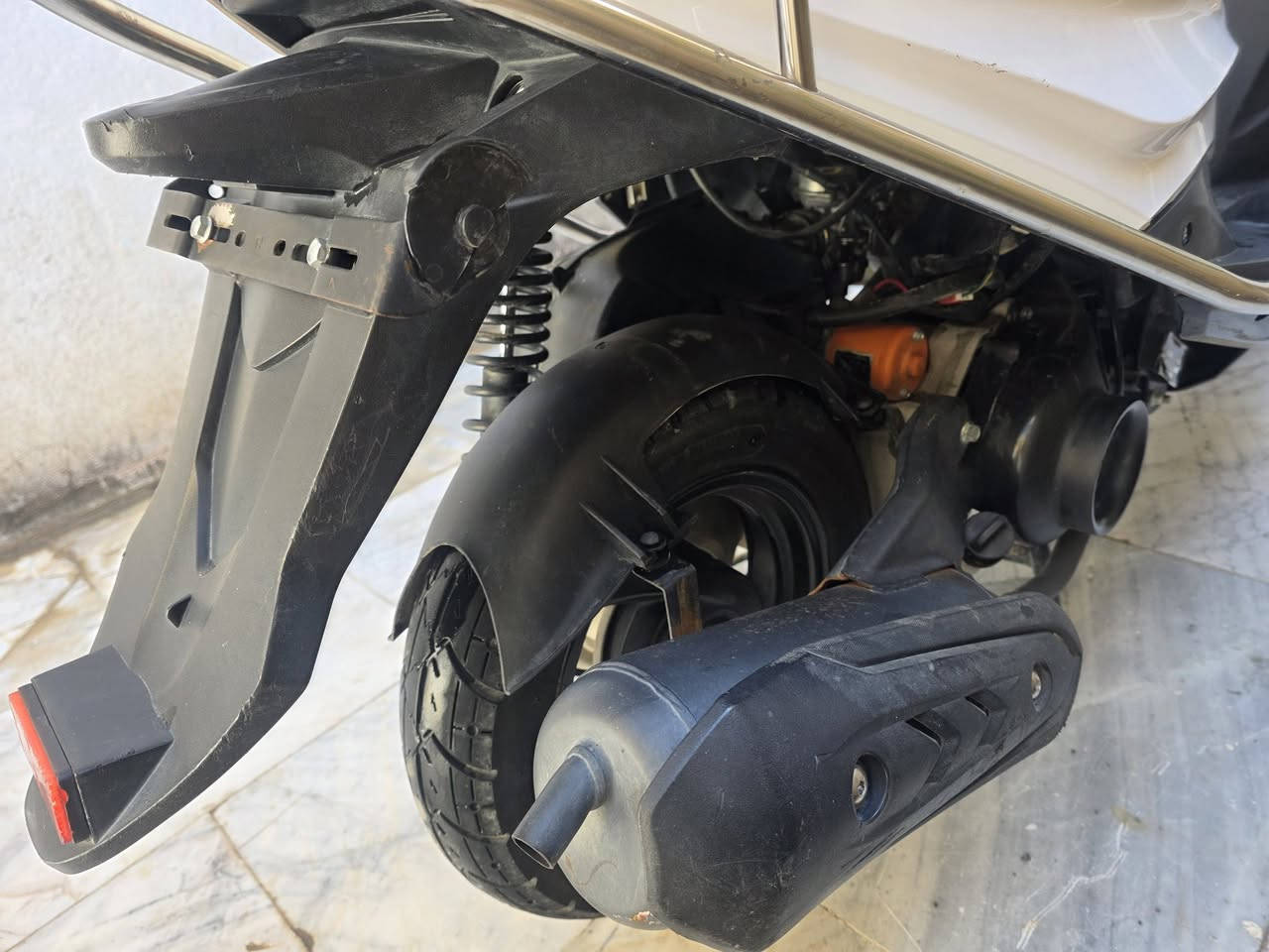 دراجة جامبو جديده استخدام قليل  مامفتوحه السعر ٧٥٠ ناصريه مركز ***********
