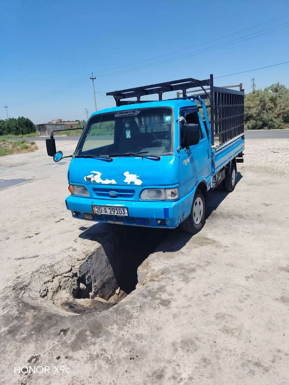 للبيع كيا موديل 96 رقم نكليزي ديالى 
محرك كير اكسن شاصي  كفاله 
سنويه مجدده 2030 محجر تخم تاير جاهزه العنوان بابل السعر 43
رقمي ***********
