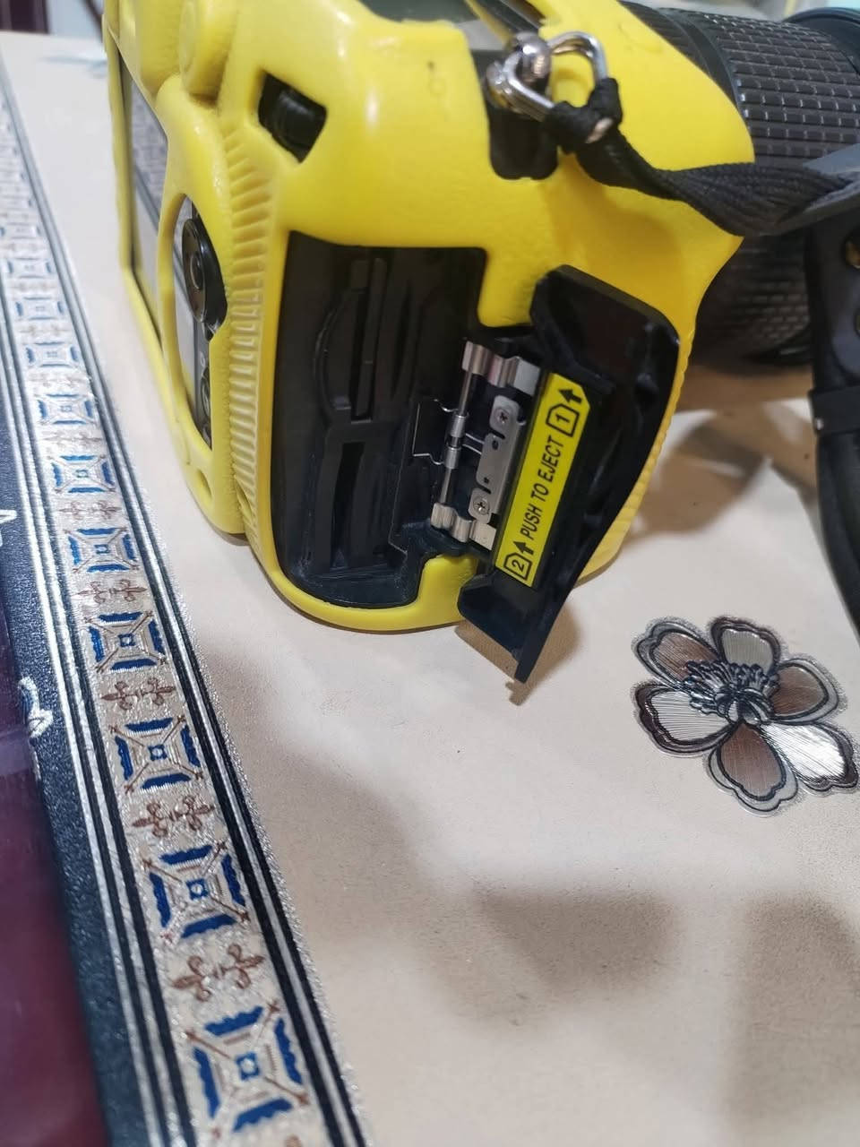 السلام عليكم كامرة للبيع نيكون دي 71000 وياها زوم 18-140 وجلاتين ورام واستاند تصوير وبطارية وشاحنه السعر 500 وبيها مجال مكاني حلة ويوجد توصيل


**إذا كنت صاحب هذا الإعلان وتريد حذفه لأي سبب، رجاءا أرسل رسالة إلى الدعم الفني**