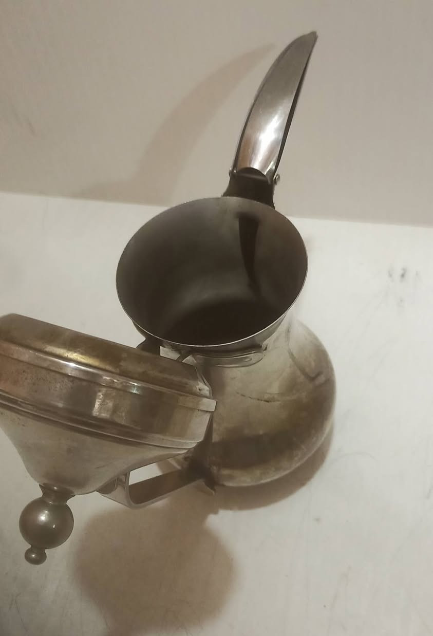 السلام عليكم دله ستل ستيل للبيع
المكان الاسكندريه 
محتاجله شويه تنضيف 
السعر قيم واخذ ماعرف بيهن
***********
