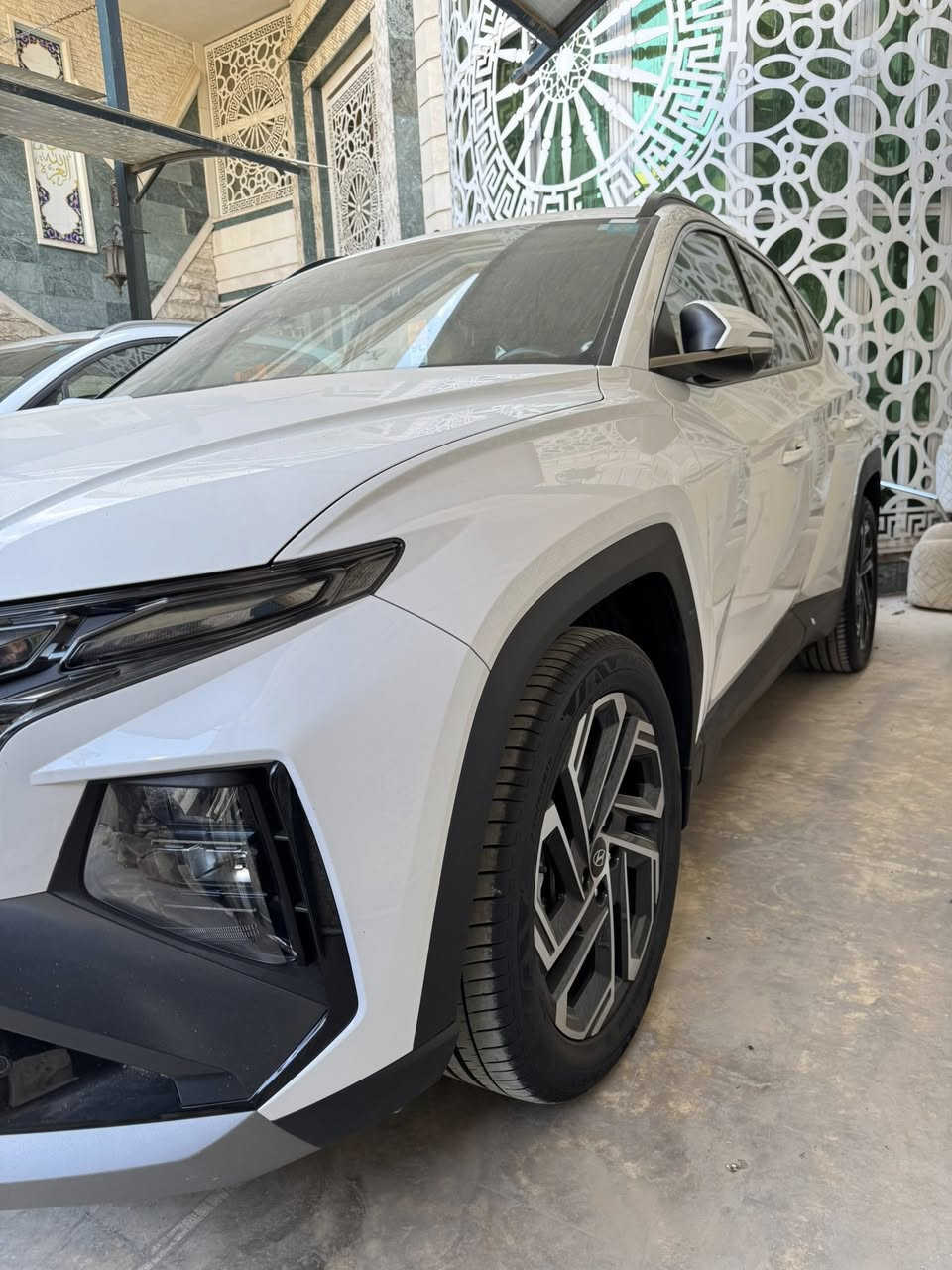 السلام عليكم 
للبيع فقط توسان 2025 الشكل الجديد 
 خليجي ام الضمان رقم بغداد فول موصفات 
ما عده البنوراما ماشية 43 الف مكفوله من صبغ وتبديل والبارد بيه فقط رصعتين على كد اربع اصابع عايفهن على وضعهن سعره 218 $ ورقه
 مكانه بغداد زيونة  ***********
