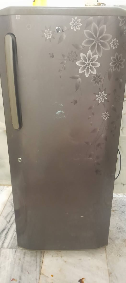 الثلاجة نظيفة جداً وشغالة بوضع ممتاز (تبريد وفريزر). السعر  150قفل مكاني كربلاء 
.


**إذا كنت صاحب هذا الإعلان وتريد حذفه لأي سبب، رجاءا أرسل رسالة إلى الدعم الفني**