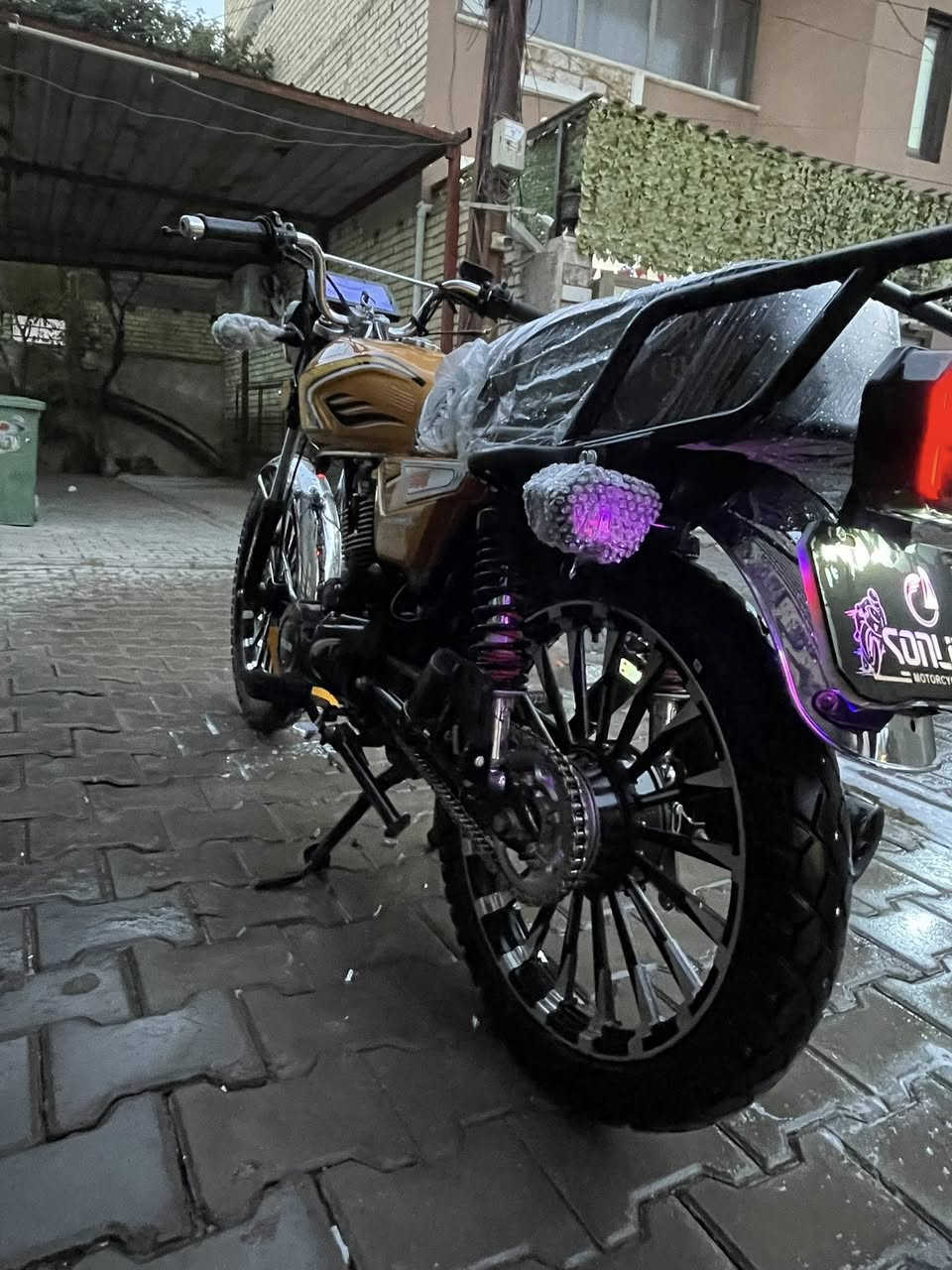 السلام عليكم للبيع سونك (2025) { 5} كير الدراجه بحالت الوكاله   برغي ممفتوح بيها مكينه تخبل الدراجه ناعمه مينسمع صوتها شلعه ومعدل طياره كهربايات كلها شغاله جيب فيتر وياك وتعال افحص  أوراق ومنفيس كامله السعر (850) وبيها مجال [ بغداد/ الكريعات ]
***********
