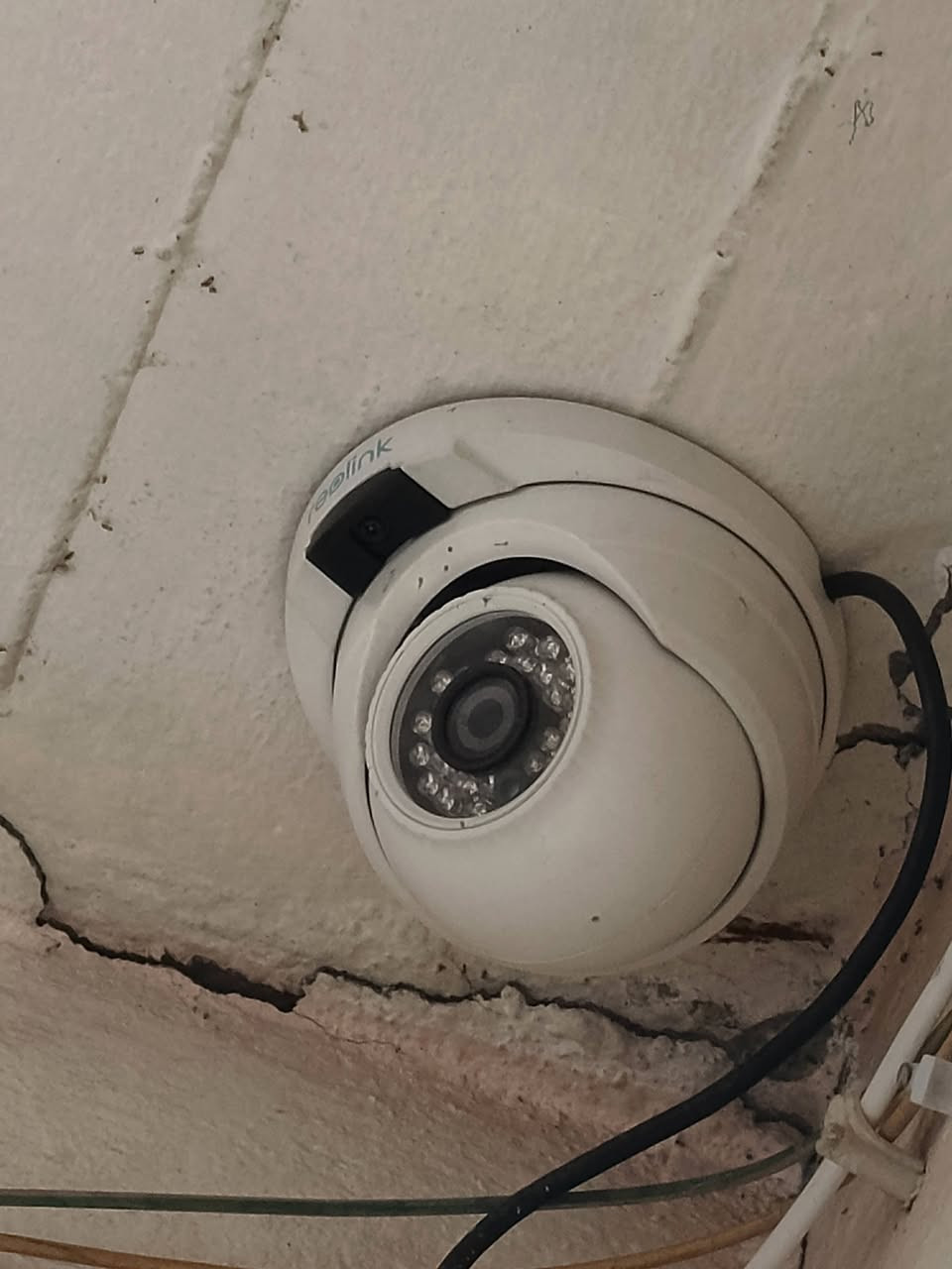 السلام عليكم ٥كامرات ip مع جهاز٨ ميكا
٤كامرات اعتيادية ووحده دوم اي بي شغالات كل عيب مابيهن الكامرات نهاري ملون فقط بليل ليلي بدون فلاش فقط عدسات حمر 
الجهاز ٨جنل بدقة ٨ ميكا كامل مكمل شغال بدوون هارد مكاني كركوك وهذا رقمي ***********
رايدهن ب٣٠٠ الف وبيهن مجال
