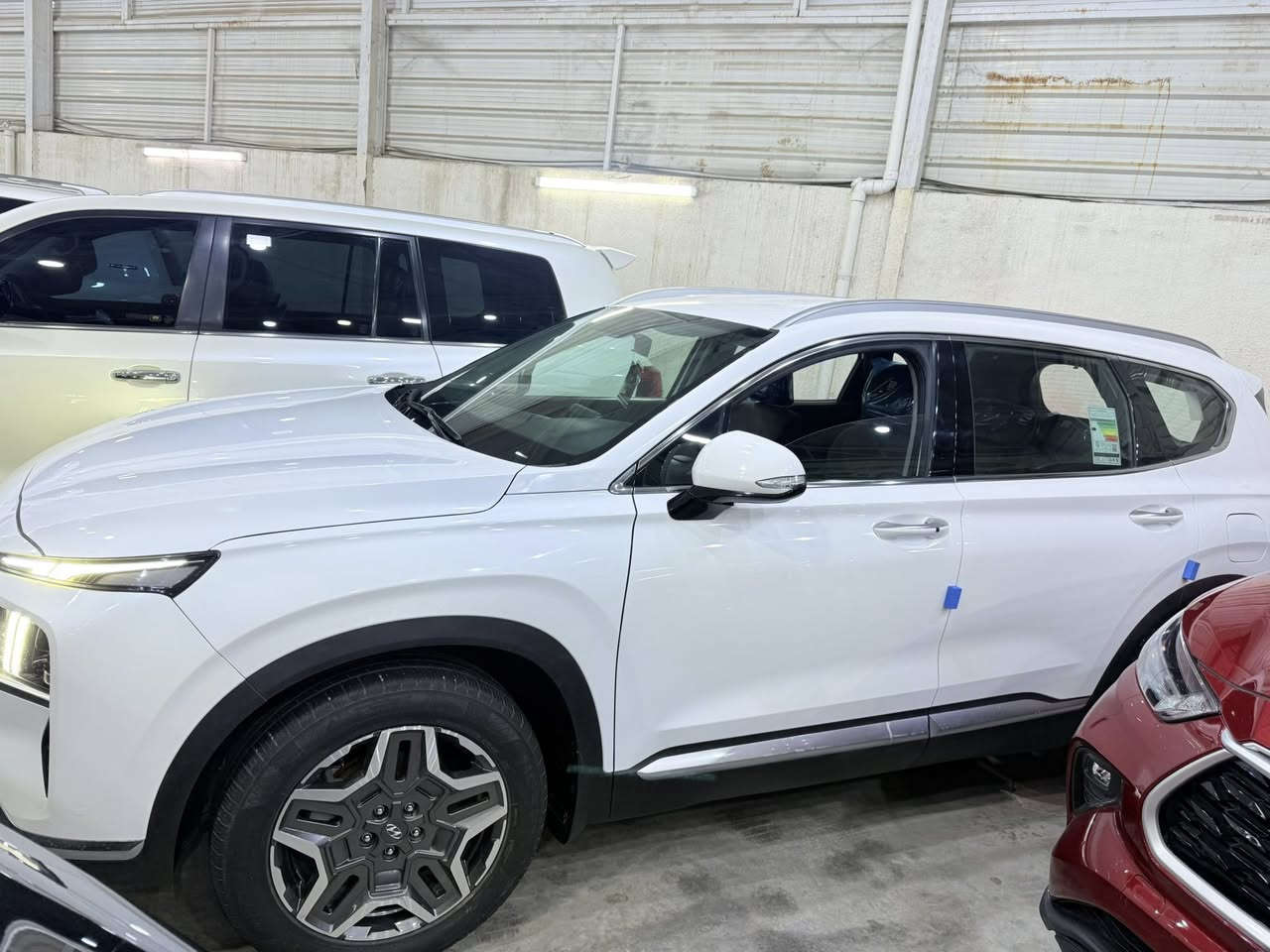 يهديكم معرض المميز لتجارة السيارات الحديثه آرق التحيات 🙏🌿. 

  ونخبركم عن توفر هونداي سنتافيا موديل 2024خليجي مكفولة من لصبغ كفاله عامة 

  مواصفات نص فول 

🔑مفتاح تشغيل بصمة 

🔑بصمة أبواب دخول ذكي

🔑تشغيل عن بعد 

🌿تحكمات مقود جهتين 

🌿ثلاث قطع تبريد 

🌿سبعة راكب 

🌿كير دكم 

🖥️شاشة كبيرة بلادية تدعم كار بلي 

📷كامرة خلفية دوارة 

حجم المكينة V6 3.500

السعر :255ورقة بيه مجال بسيط 

موقعنا: بغداد الكريعات شارع الوقف السني معرض المميز 

***********ياسين
