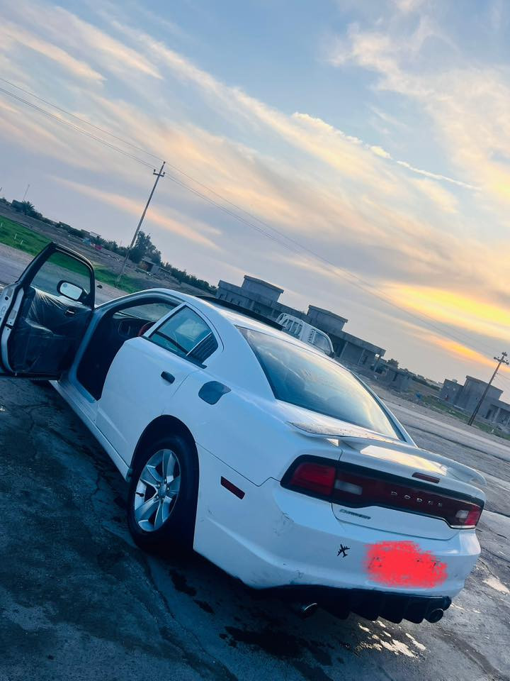 سلام عليكم البيع نوع جارجر موديل ١٤ سياره ادوات  ورقم سنويه كير محرك شرط تدفئه تبريد صدر كلو جديد ترهم مراوس. وترهم مقدمه والباقي وعده  مكان سياره العلم ***********
