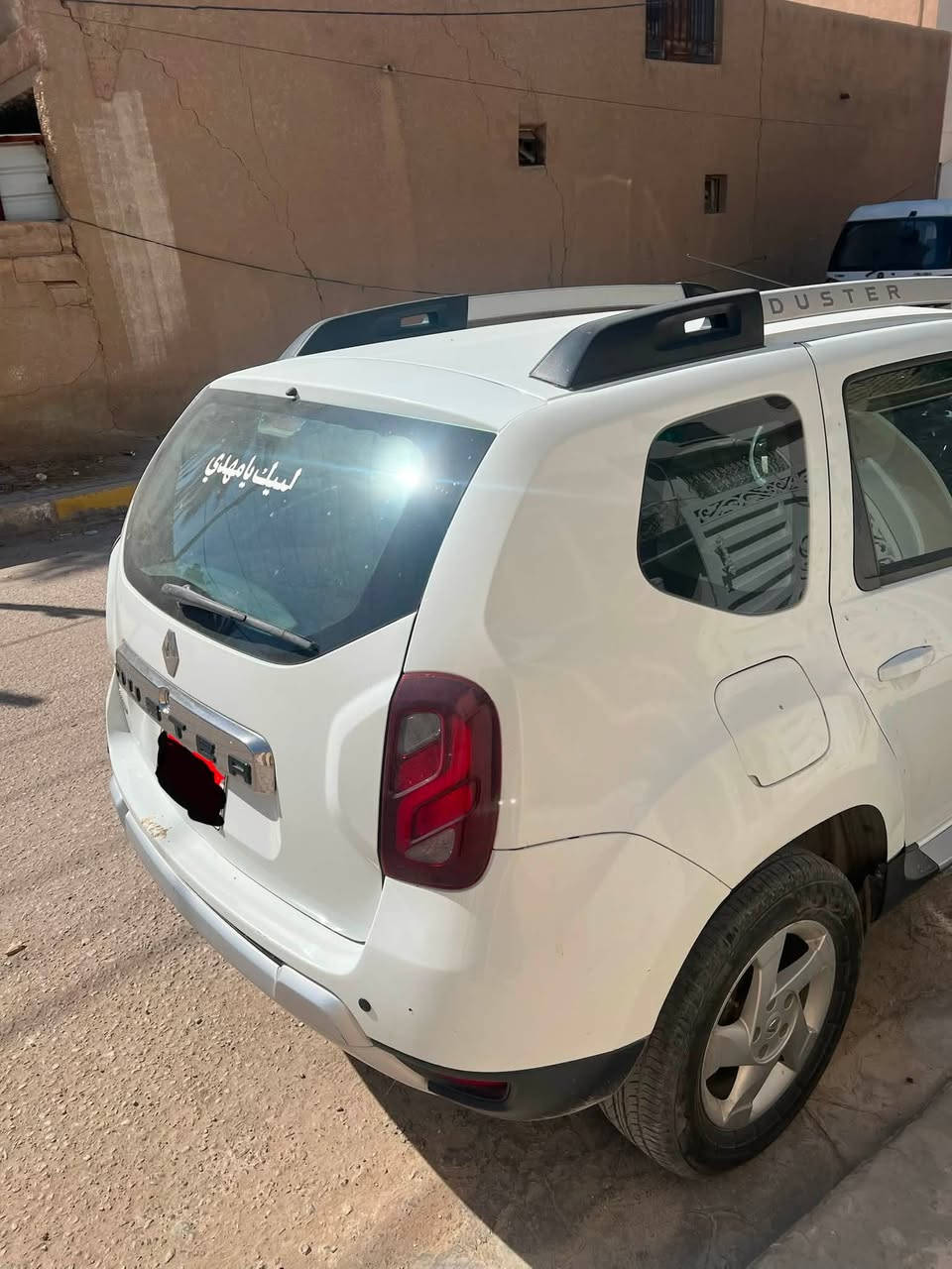 سيارة رينو داستر ٢٠١٨ 
مكفولة ماشية ٧٧ الف 
بدون غرامات 
رقم عراقي بغداد انكليزي 
للاستفسار الاتصال على الرقم ***********
