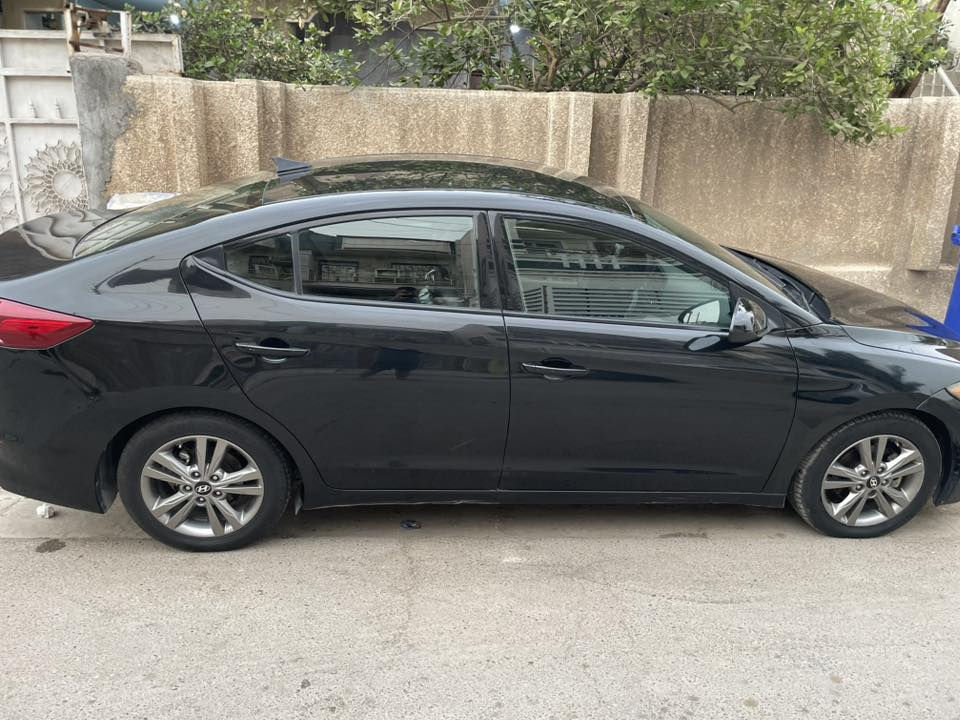 النترا ٢٠١٨
السلام عليكم
النتر ٢٠١٨   رقم اربيل
محرك ٢٠ دوش المرغوب
رقم اربيل ٧٢ ميل ماشيه 
ب اسمي رقم جديد
مواصفات
تحكم ستيرن 
شاشه جبيره 
ويل كب 
داخل مدوشم جلد 
الضربه جاملغ امامي وخشم بنيد       
كير ومحرك مكفوله   
السعر١٢٦ وبي مجال قليل
مكاني اربيل 
للاستفسار ***********
