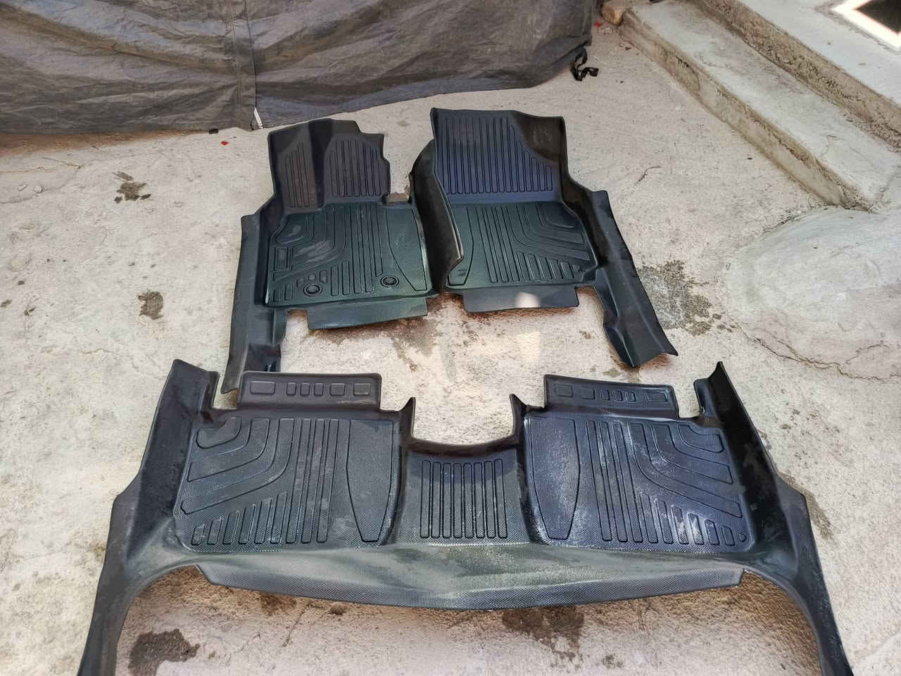 السلام عليكم ورحمة الله وبركاتة
ارضيات BYD Destroyer ديستروير حوضيات قياسات مظبوطه 100٪ مشتريهن 100الف 
سعرهن 75الف 
وكفرات يدات وقبق بانزين وكهرباء ومري دستروير 
وتغليف كشنات جلد شامو Byd cl5 ويرهن Byd qin plus جدد مامستخدمات ابد 
سعرهن 60الف 
مكاني ناصريه الأسكان الصناعي للاتصال: «***********»
