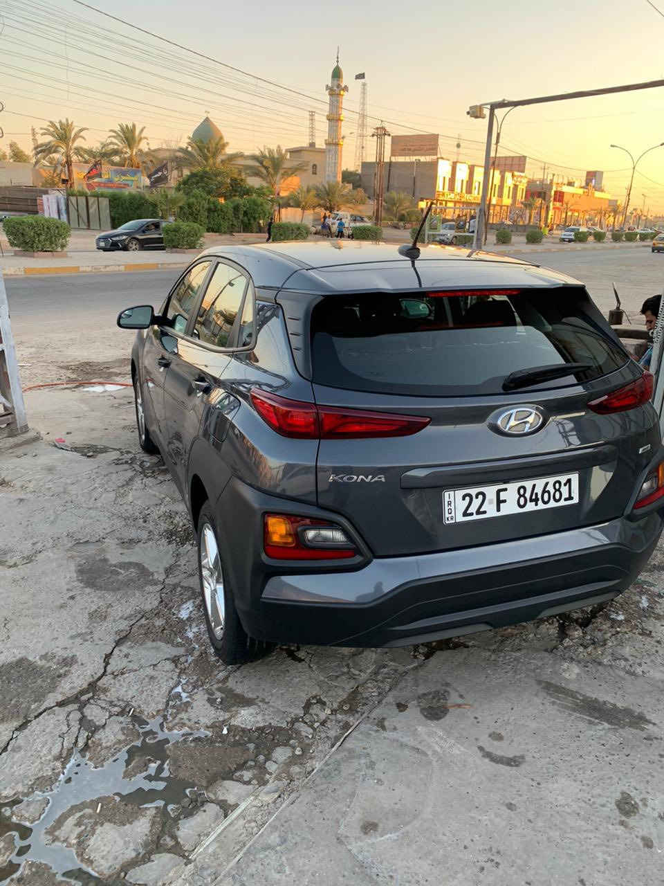 كونا موديل 2021امريكي بيهه باب صبغ وبند وجاملغ مبدل بصمه شاشه اصلي تحكات ماشيه 80 الف رقم اربيل با اسمي سونار مرفق بالسونار السعر 120 $ 
مكانهه البلديات 
رقم الهاتف ***********
