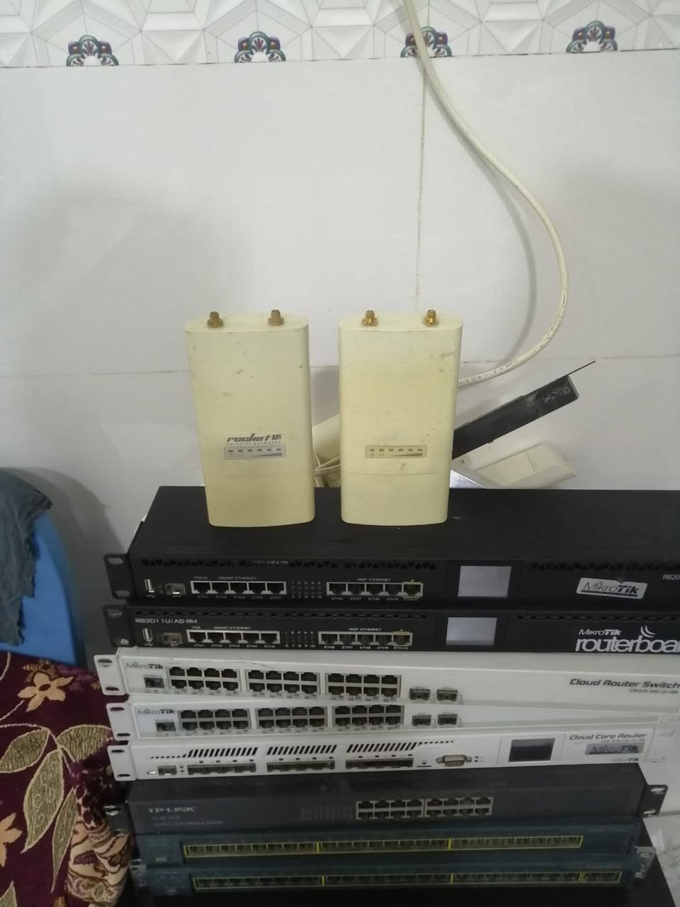 بطاريه. 170 امبير ضمان استخدام جدا قليل

اومني 2.4 حجم كبير يستخدم للبث M2 نانو ستيشن او بور بيم M2 

سيار راك جديد بالكارتون

M5  ستيشن XW قطعتين

عاكس مكزما مايكروتك

عاكس مكزما 900

912 6g قطع جدا جديده
زوجين 

بور بيم  عدد قطع نضيفه جدا

لايت بيم زوج نضيف جدا

 CRC326. نضيف جدا
1016 نضيف جدا 

4011 نضيف جدا
 

سويج 1036 بلاص جديد بالكارتون

2011 شاشه

سويج سسكو 29650

سكتر  زاويه 120  عدد 12 قطعه مع اسميات 

سكتر مع 912 عدد  

5g 912

دش 30 زوج

انتي نويز 26

انتي نويز 23

 راك   6 مع  ڤان سيار مع باج بنل

متوفر توصيل لكل محافظات العراق
***********

ضمان فحص وتشغيل

متوفر اتصال او وتساب
