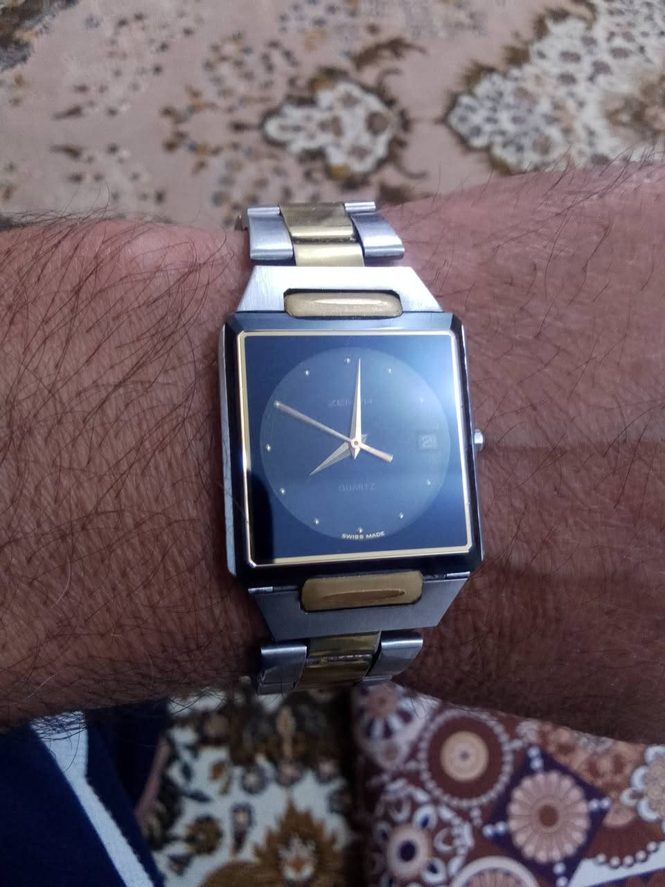 اللهم صل على محمد وال محمد الطيبين الطاهرين
زنث كوارتز انتاج 80 نظافة ممتازة سير مستبدل ابعادها 34*34بدون الاذان سعر 125دولار الجاد يراسلني


**إذا كنت صاحب هذا الإعلان وتريد حذفه لأي سبب، رجاءا أرسل رسالة إلى الدعم الفني**