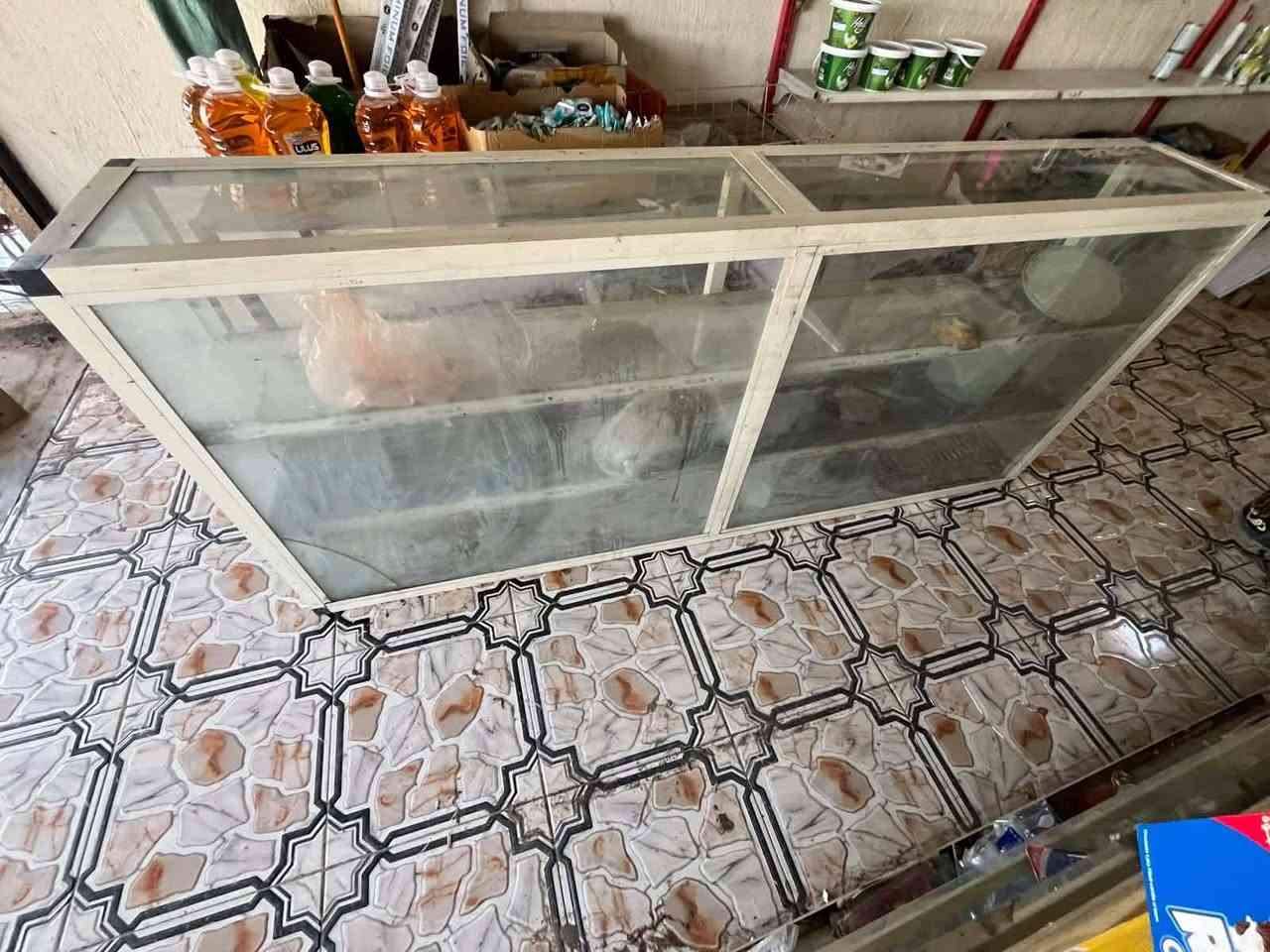 السلام عليكم 
لبيع غراض 
عارضه مجمده بدون عطل شغاله 300
جام خانه عارضه 300 
بيهم مجال


**إذا كنت صاحب هذا الإعلان وتريد حذفه لأي سبب، رجاءا أرسل رسالة إلى الدعم الفني**