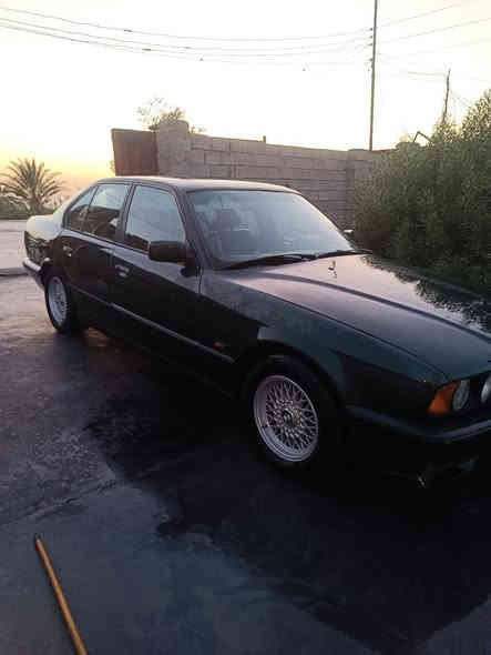 السلام عليكم مرخصة مدير الكروب للبيع بيئم540iV8 نضيفه وحلوه يحتاج له شويه ترتيب كير مكينه شرط شلعه فول موديل 1995 مكانه بغداد نهروان ورقم راعيه هاذ مكلفة بل نشر سعر يم راعيه ***********
