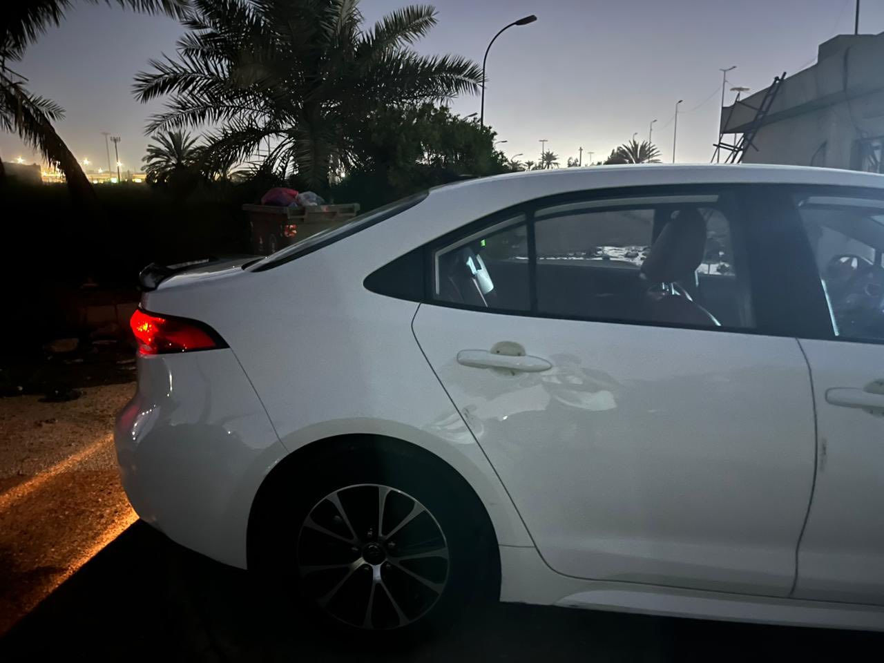 السلام عليكم كورلا ليفين الشكل الأمريكي ماشيه 36الف بيها بارد وملاحظات قليله كلشي موضح داخل الفديو والصور فول عدى الكرسي كهرباء السنويه باسمي تحويل ثاني يوم
المكان:الكراده شارع62
الرقم:***********
السعر:22مليون وبيها مجال
اهلاً و سهلاً بالجميع
