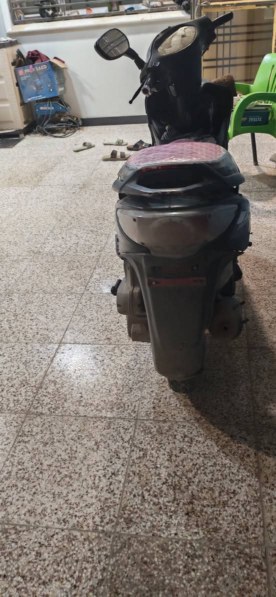 كامكو جي فور عوزها جوزة فقط شغالة نكرة سلف لسعر 250 وبيها مجال قليل رقمي ***********
شراي تعال نجف حي المهندسين
