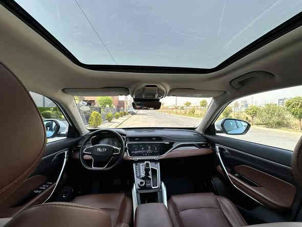 Geely azkarra 2023 full مکفولە ضمان
فول مواسەفاتە سفر و زەمانی شرکە باجگر 
پانۆڕاما بەصمە بەصمەی دەرگا  دبل اکسل كوشن جلد كوشن کارەبایی هيتەر سارد و گەرم کوشن خەزن شاشە گەورە  ئۆتۆ هۆڵد شاشە گەورە کامیرا 3 مۆدی لێخورین گێچ الکترونی  
تەنیا 52 هەزار کیلومتر رۆیشتووە
   سەيارەكە زۆر جوانە و تازەیە بەشەرتی هەموو شتێک
وەک سفر کیلۆمتر جوان نەبوو مەیبە  
گير و مكینە و تەبريد و تەقەو رەقە بەشەرتە
نرخی 150 وەرەقە و مجال. 
تلفون ***********
*********** الخالص
