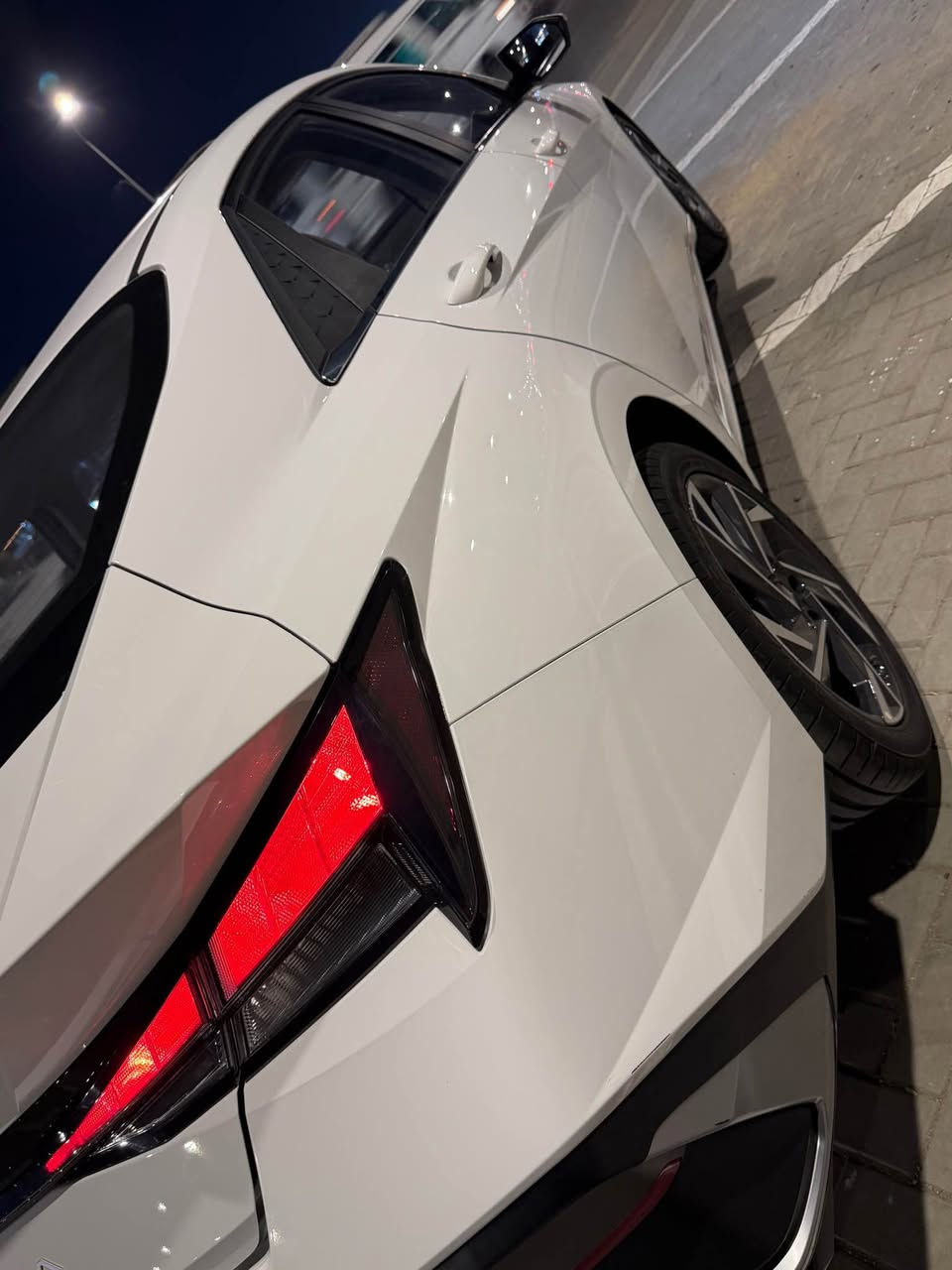 السلام عليكم  لنتره 25 تجميع صيني  داخل احمر اربيل بسم شركه مضمونه او معروفه السياره كفاله عامه من صدع حته سونار بيها بعدهي ع وضع زيرو وشركه ماشيه (8 تالاف) ولسعر 155 وبيها مجال كلش بصيط 
مكاني بصره طويسه
وهذه رقمي اي ستفسار بل خدمه
*********** البصرة, العراق
