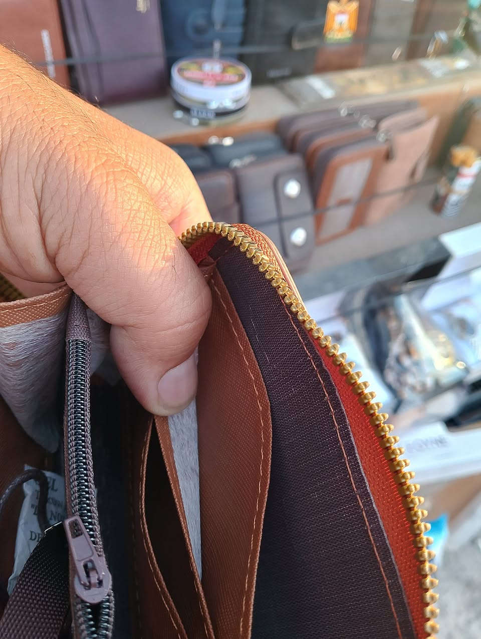 وصلنا حديتا حقيبة موبايل  كوالتي عالي من بوتيك الصبايا سوك سومر عمارة هنا مقابل صيدالية السنار ومجمع فلس ونص للرجال والكمية محدودة


**إذا كنت صاحب هذا الإعلان وتريد حذفه لأي سبب، رجاءا أرسل رسالة إلى الدعم الفني**