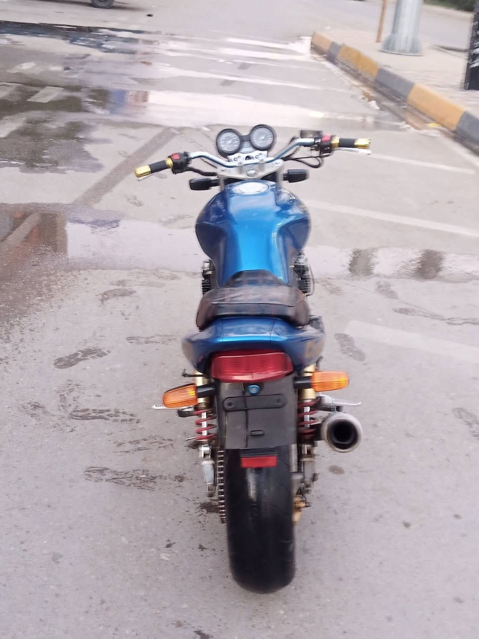 السلام عليكم سي بي 400 هايبر كابريتر 2000 موديل 2000 كفاله عمه كمرك متفوع المشراي  لا يكسر بسعرها*********** ما متوجد عله لنترنيت تصال فقط مكان الدراجه ديالى بعقوبه
