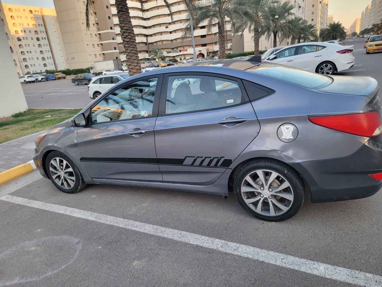 السلام عليكم
بيع او مراوس بكورلا وحاضر للفرق 
اكسنت ١٦ محرك gdi 
ماشية ١١٣ الف 
كير محرك شاصي لغد دواخل مكفووول
ضررها بامريكا بنيد وجاملغ ايسر 
بدون ايرباك وصور حادث بلمنشور
وبلعراق قبق جنطه فقط اثر رجوع على تيل 
يعني ٣ قطع بدون دوواخل 
مواصفات عادية 
رقم شمالي تريد وكالة تريد تحويل كلشي موجود 
نواقص السيارة 👉
١-الصدر نص عمر 
٢-خدوش بلقمارة بسيطه اثر جلب مدري بزونة 
٣-رصعات خفيفة بلجاملغ الخلفي الايسر والامامي 
٤-بدون براكيت دعامية خلفية 
٥-البنيد ووالصندوك بي جراد خفيف 

عارضهة ب٨٨ وبيهة مجال
بغداد بسمايا ***********
