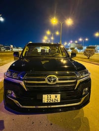 لاندكروز بريم • ٢٠١٩ • ٦٤٠٠٠ كم