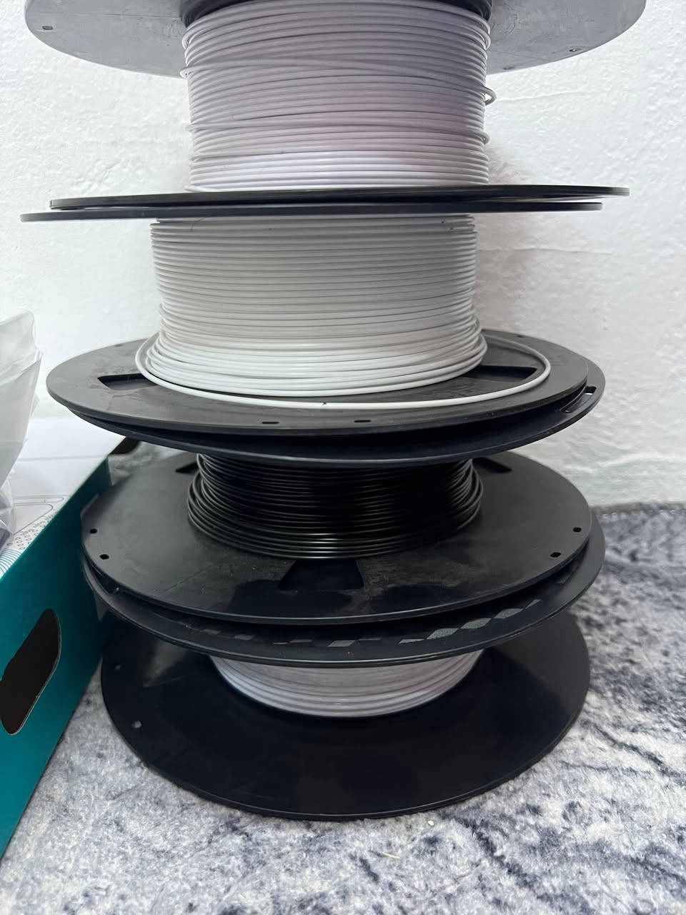 سلام عليكم عندي طابعه ender 3 v3 se اشتريته قبل 5 شهور كارتونه وياه شغال بدون اي مشاكل بس قطعه بلاستيك مالتها الي بصفها انكسرت ووياه سرير اضافي ووياه فلمنت 2 جديد من شركه sun ووحده بس مفتوح ما مستعمل و 4 مستخدم ووياه اكياس ساحب هوا يعني يحافظ على فلمنت من شركه sun اكتبلي سعرك جوه مكاني كركوك ماعندي توصيل


**إذا كنت صاحب هذا الإعلان وتريد حذفه لأي سبب، رجاءا أرسل رسالة إلى الدعم الفني**