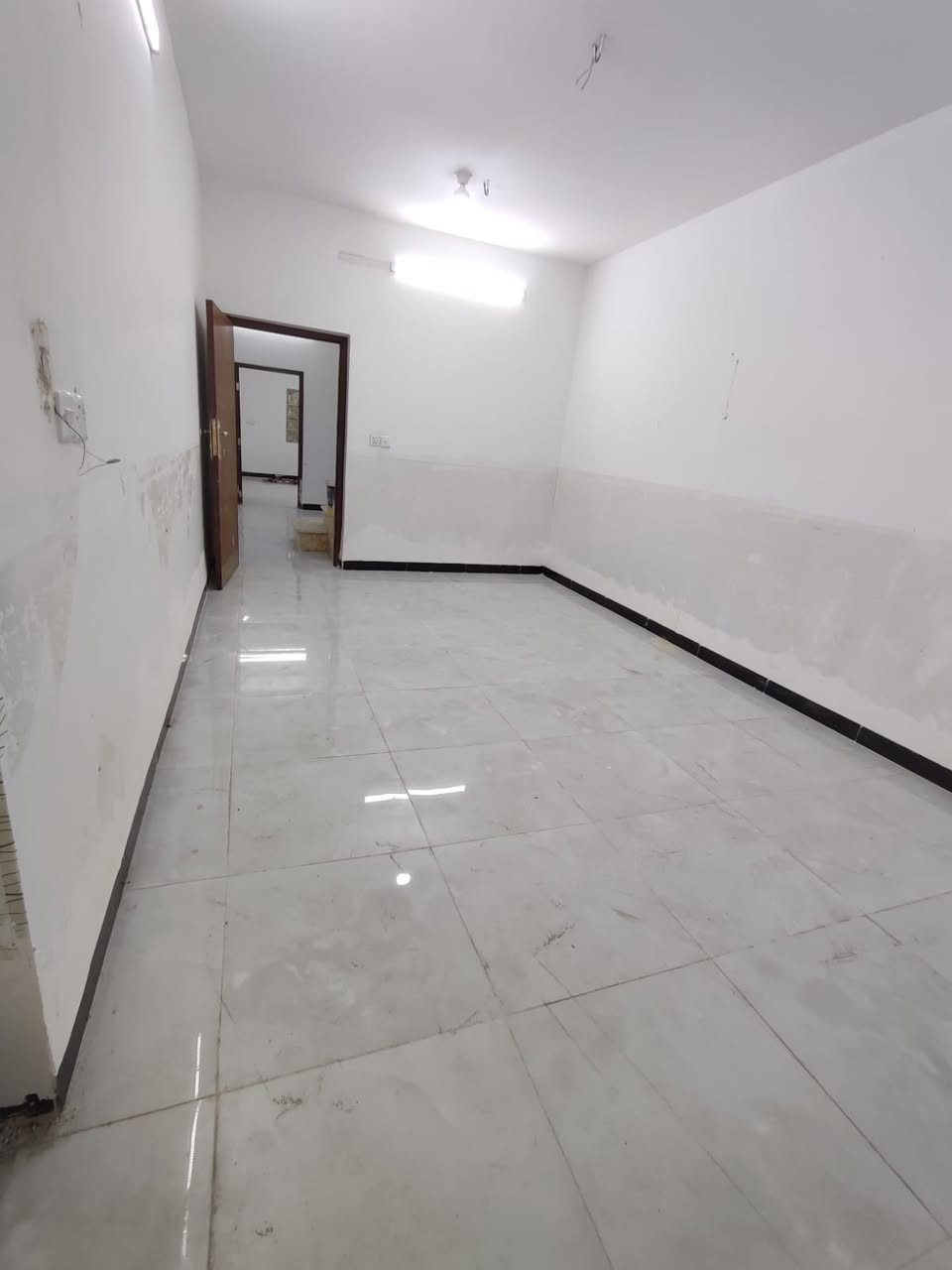 🏡 دار للبيع – فرصة مميزة

من الصرح العقاري

📍 العنوان:

الشيخ حمد – شارع البوجميل

قرب جامع أبو ياسر

📄 الملكية: ملك صرف

📐 المساحة: 500 متر مربع

🏗 الحالة: بناء قديم مترمّم

🔹 يتكوّن المنزل من:

 • صالة

 • مطبخ

 • هول داخلي

 • غرف نوم (عدد 2)

 • حمّام

 • مرافق

 • صحيات خارجية

💰 السعر: 130 مليون دينار

🔻 قابل للتفاوض

📞 للاستفسار والتواصل:

أبو أسامة

📱 اتصال أو واتساب:

***********
