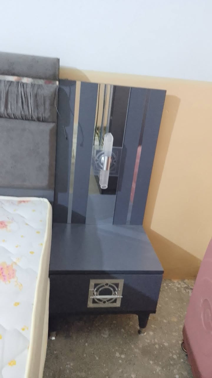 للبيع غرفة نوم تركي جديده 6 قطع  استعمال سنه ونص سعر مليون و200 بيها مجال


**إذا كنت صاحب هذا الإعلان وتريد حذفه لأي سبب، رجاءا أرسل رسالة إلى الدعم الفني**