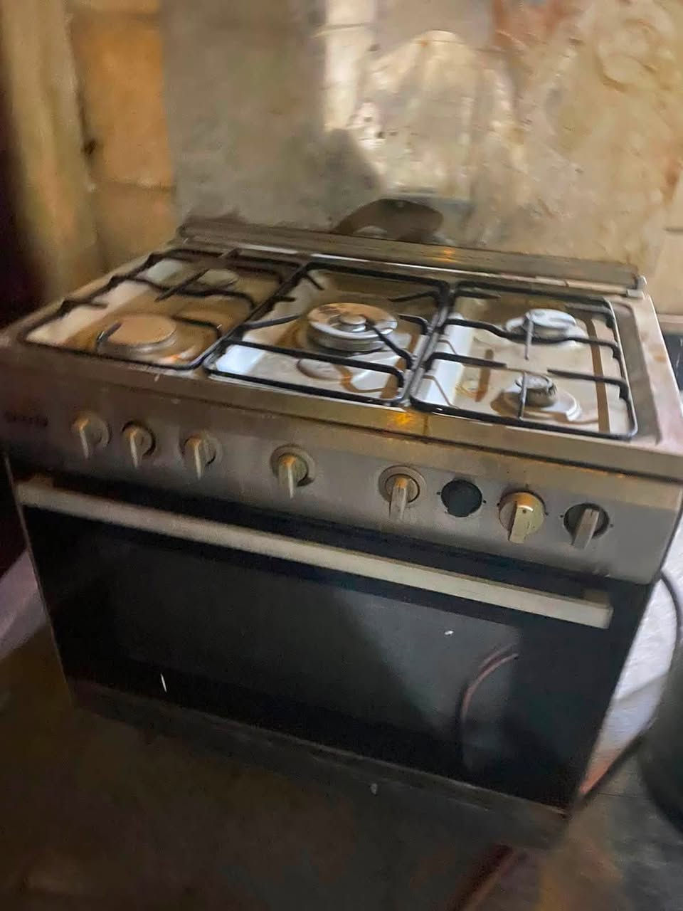مبردات 2 الونه شغالات للبيع مع طباخ شغال وسبلت الحافض ابيعه عطلان
الاستفسار ***********
