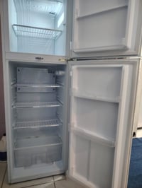 ثلاجه • نظيفه جدا