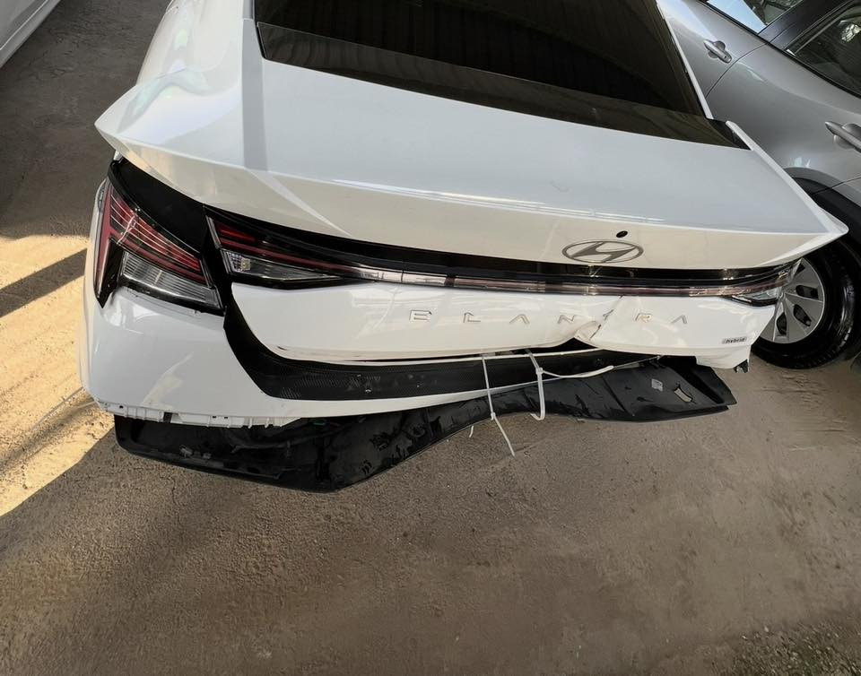 السلام عليكم 
النترا هايبرد 2025 للبيع
ماشية 47الف 
حادث خلفي موضح بالصوره
السعر 185ورقة
***********
